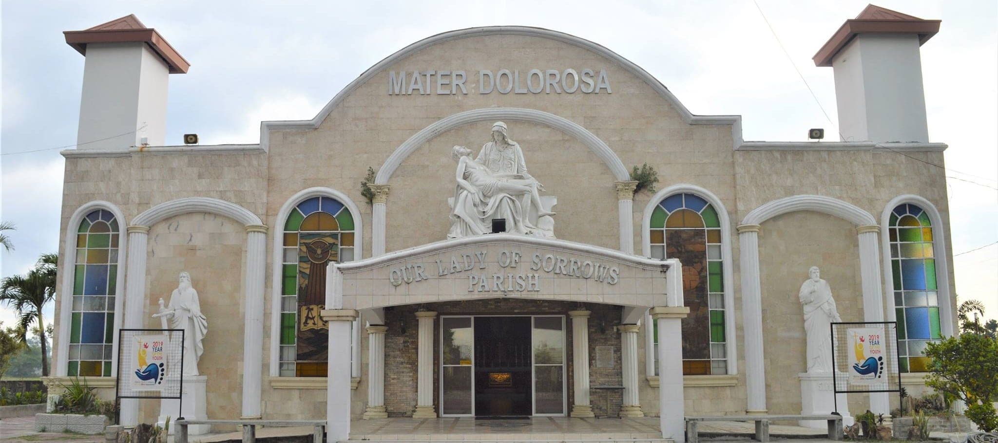 The facade of Mater Dolorosa Parish, with the Pietà above the entrance